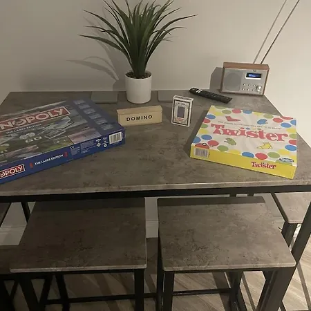 Quirky In The Centre Of With A Hot Tub