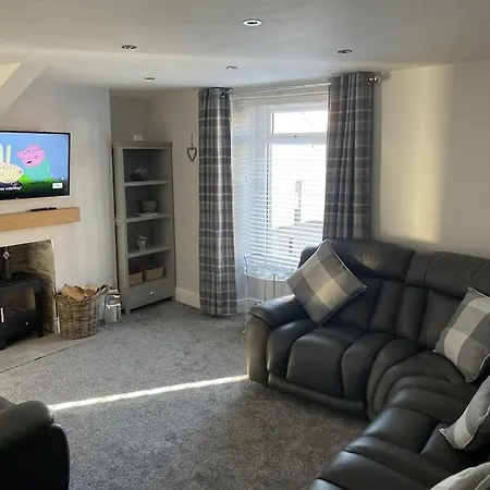 Quirky In The Centre Of With A Hot Tub *