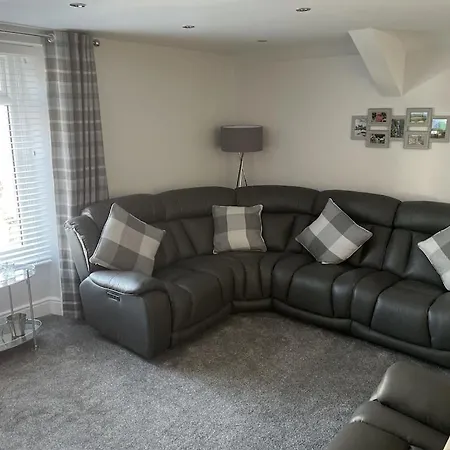 Quirky In The Centre Of With A Hot Tub Holiday home