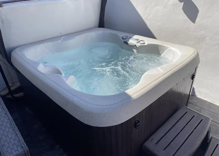 度假居 Quirky In The Centre Of With A Hot Tub