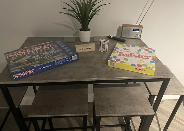 Quirky In The Centre Of With A Hot Tub