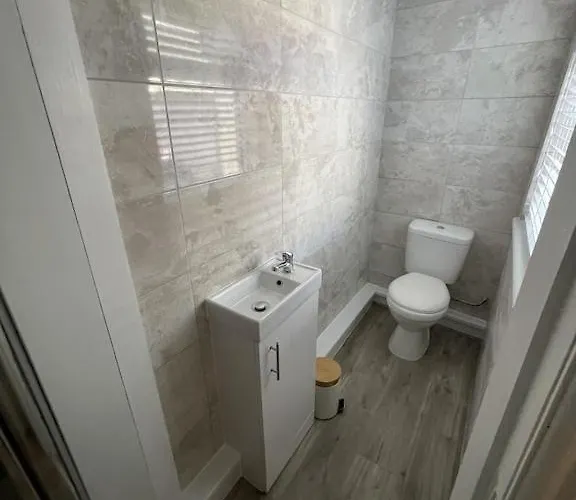 度假居 Quirky In The Centre Of With A Hot Tub 彭里斯