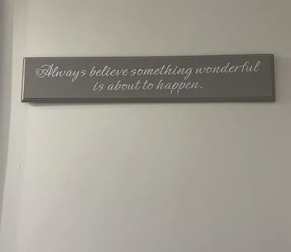 Quirky In The Centre Of With A Hot Tub 度假居