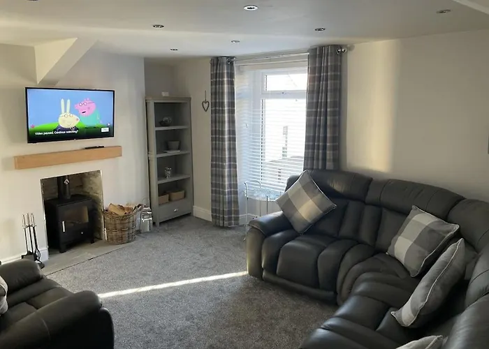 Quirky In The Centre Of With A Hot Tub *