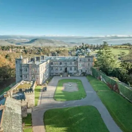 Quirky In The Centre Of With A Hot Tub Casa vacanze *