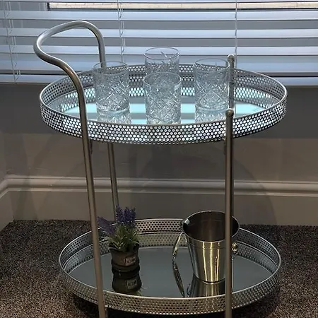 Quirky In The Centre Of With A Hot Tub Casa vacanze